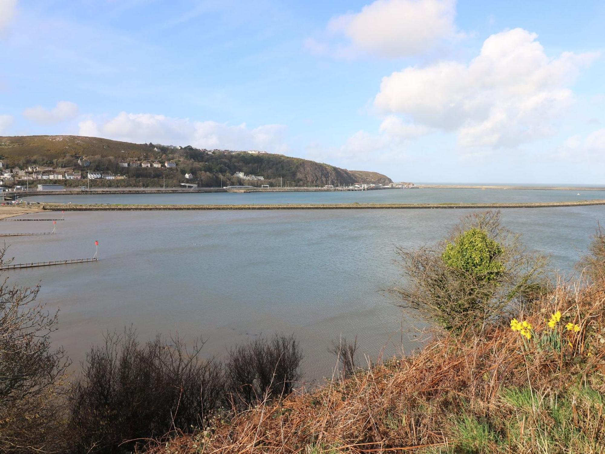 Harbour Village Views Goodwick Екстериор снимка